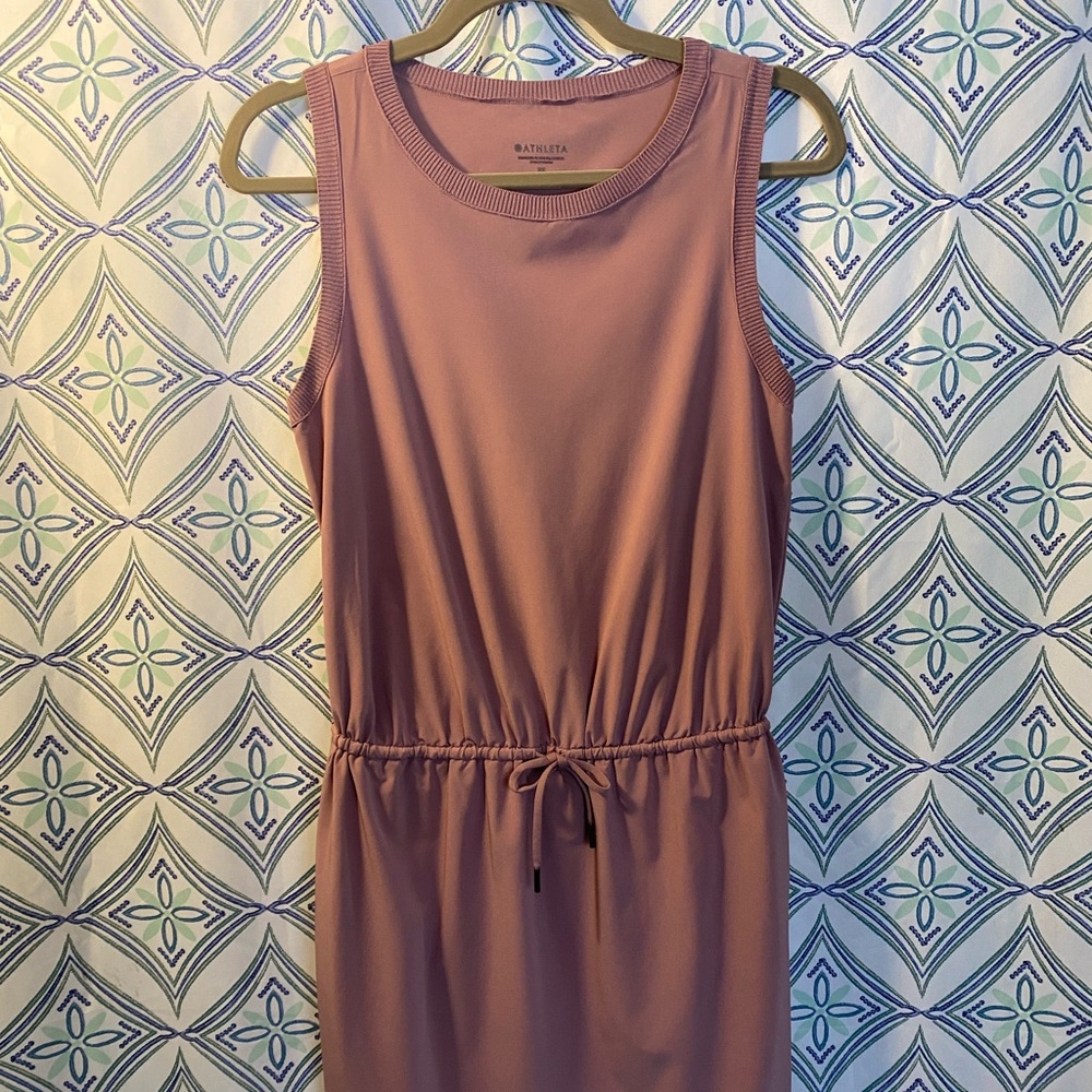 Athleta Mauve Sleeveless Midi Dress in EUC WITH Tie Waistband and Scoop Neck